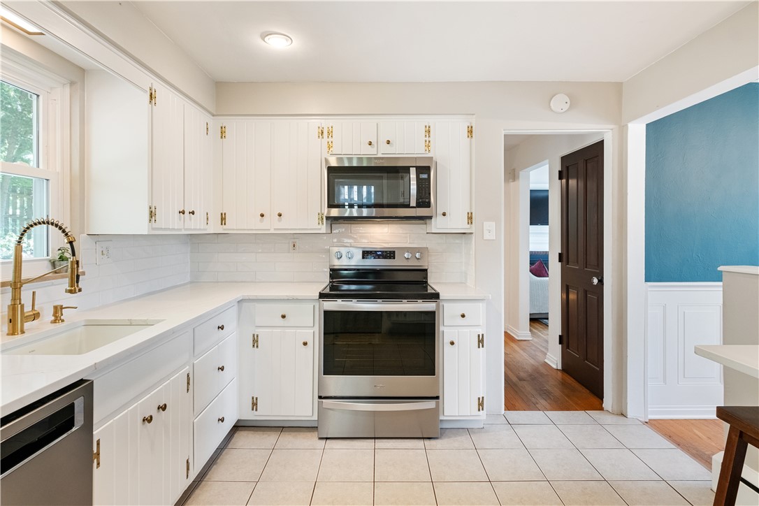 81 Seneca Dr