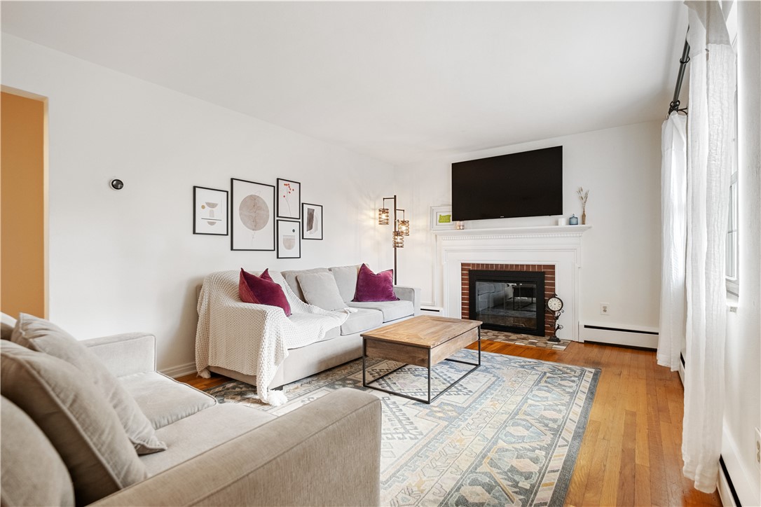 81 Seneca Dr