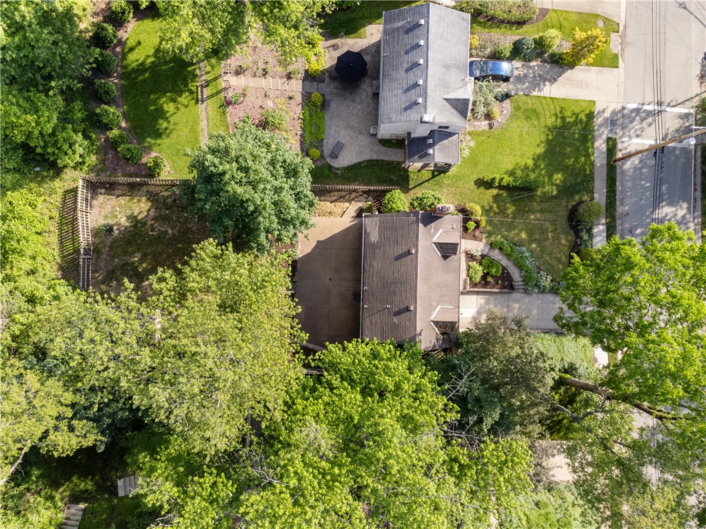 81 Seneca Dr