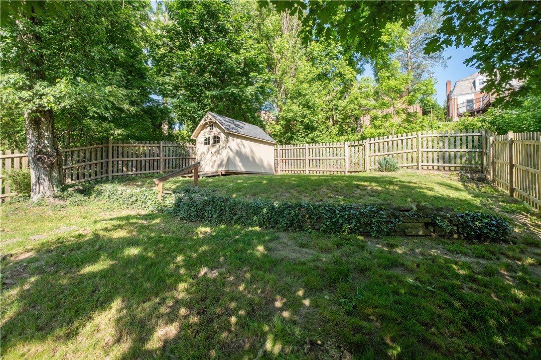 81 Seneca Dr