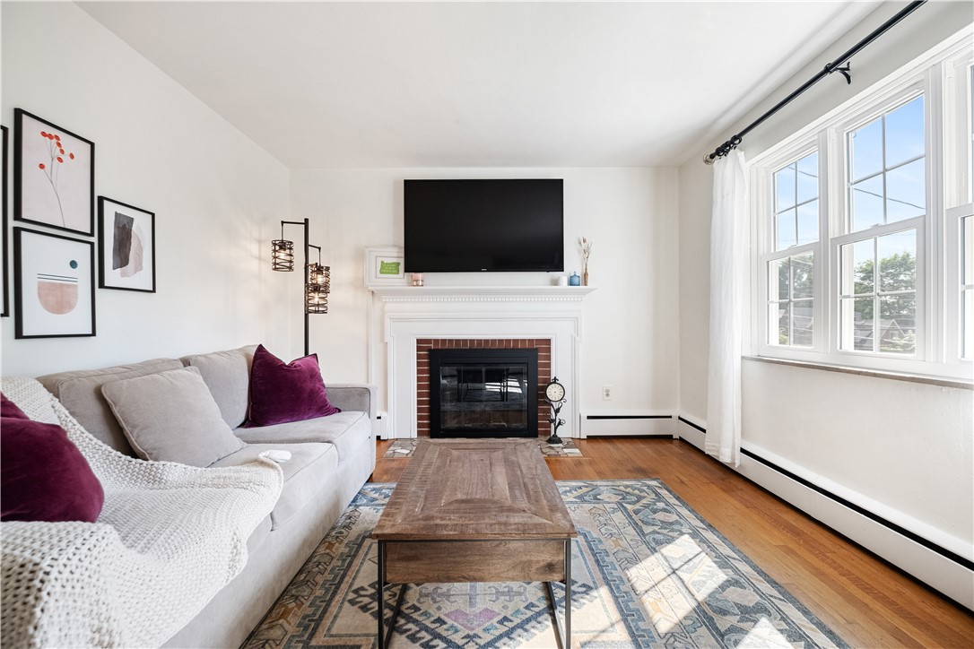 81 Seneca Dr