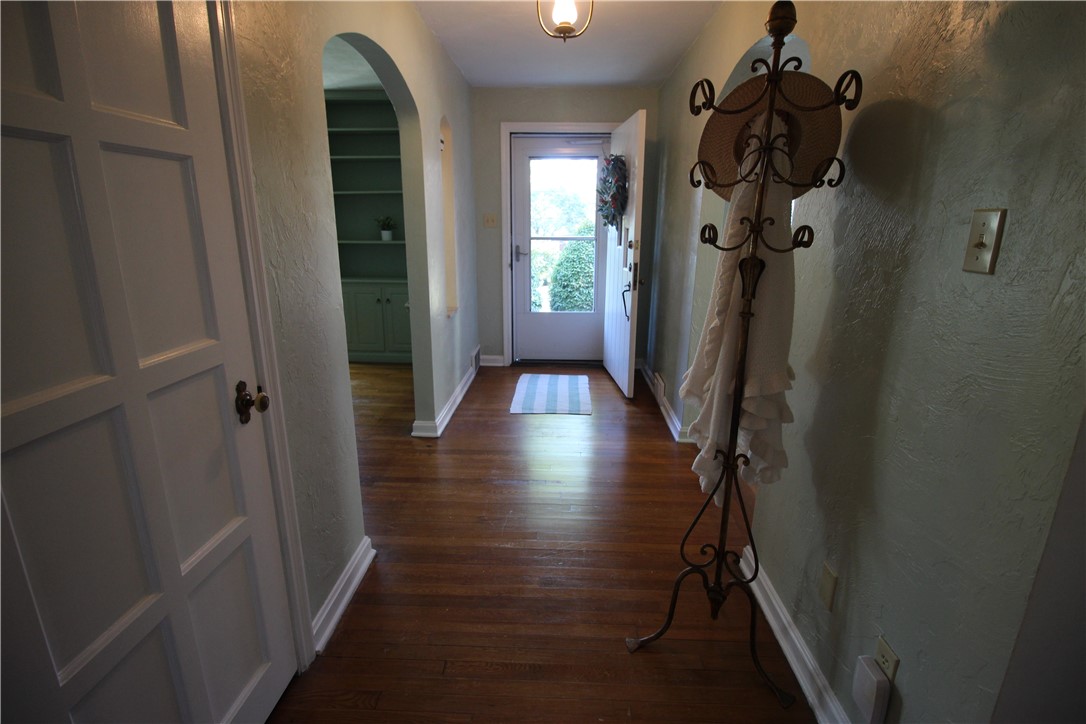 447 Greenhurst Dr