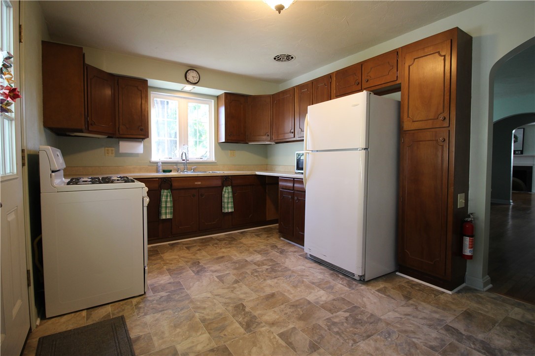 447 Greenhurst Dr