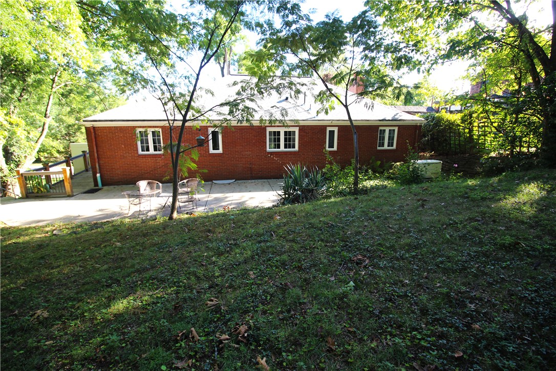 447 Greenhurst Dr