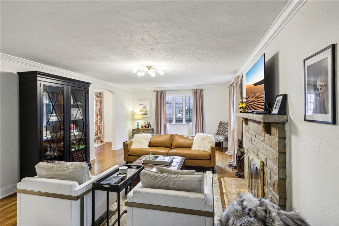 489 Parkview Dr