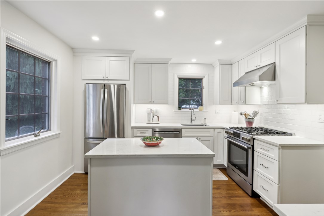 489 Parkview Dr