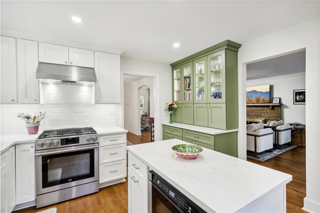 489 Parkview Dr