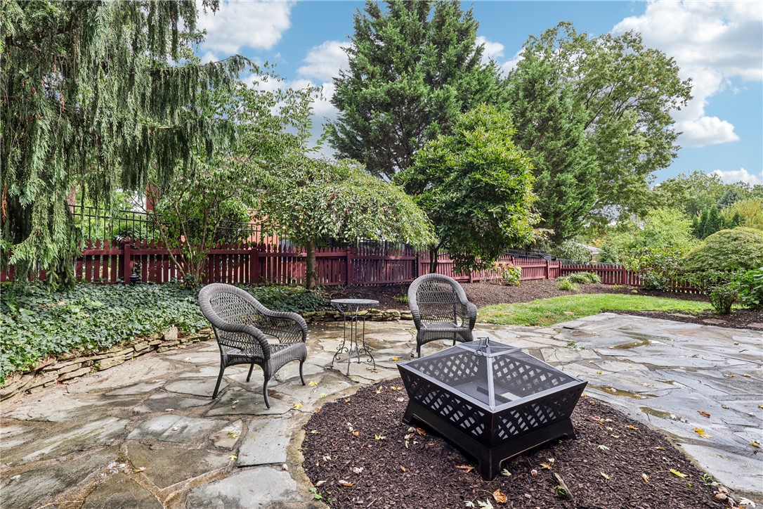489 Parkview Dr