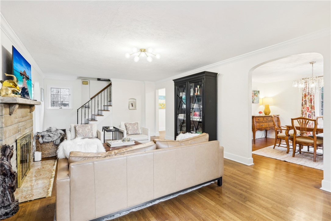 489 Parkview Dr