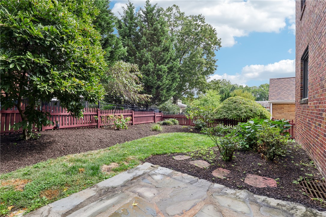 489 Parkview Dr