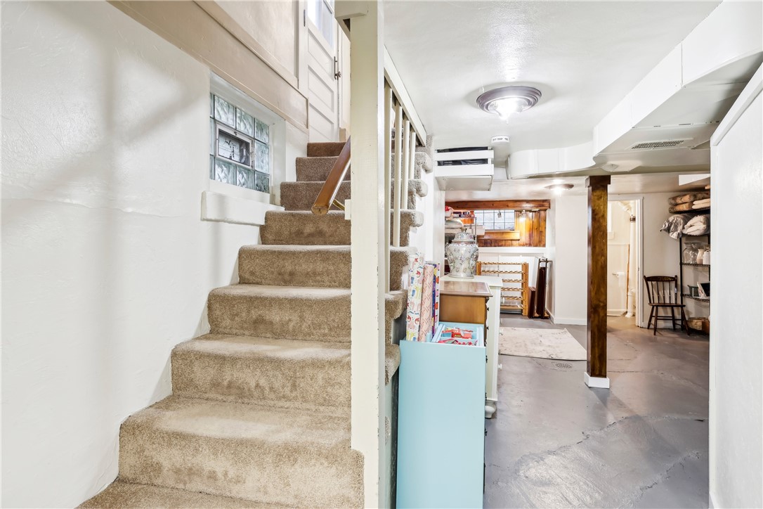 489 Parkview Dr