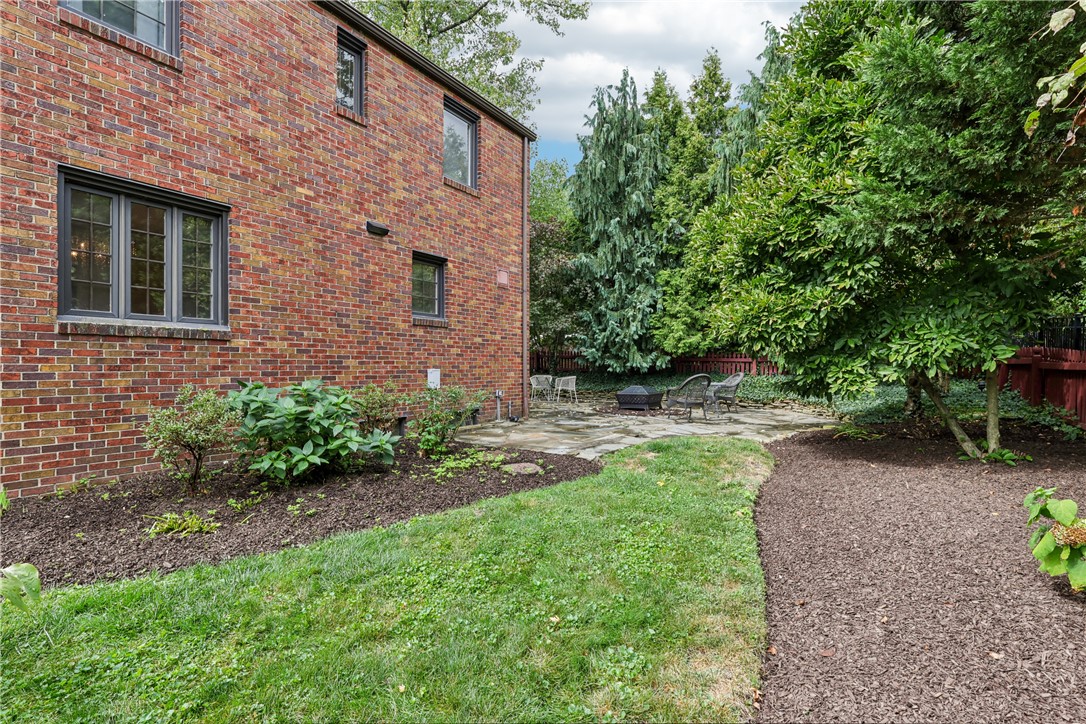 489 Parkview Dr