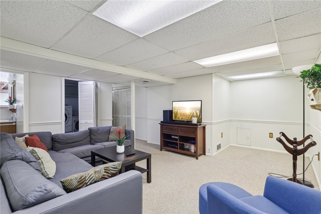 350 Saratoga Dr