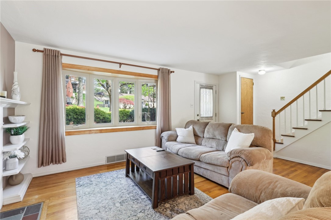 350 Saratoga Dr