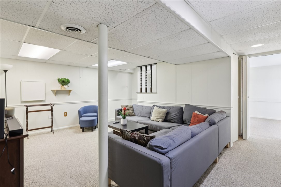 350 Saratoga Dr