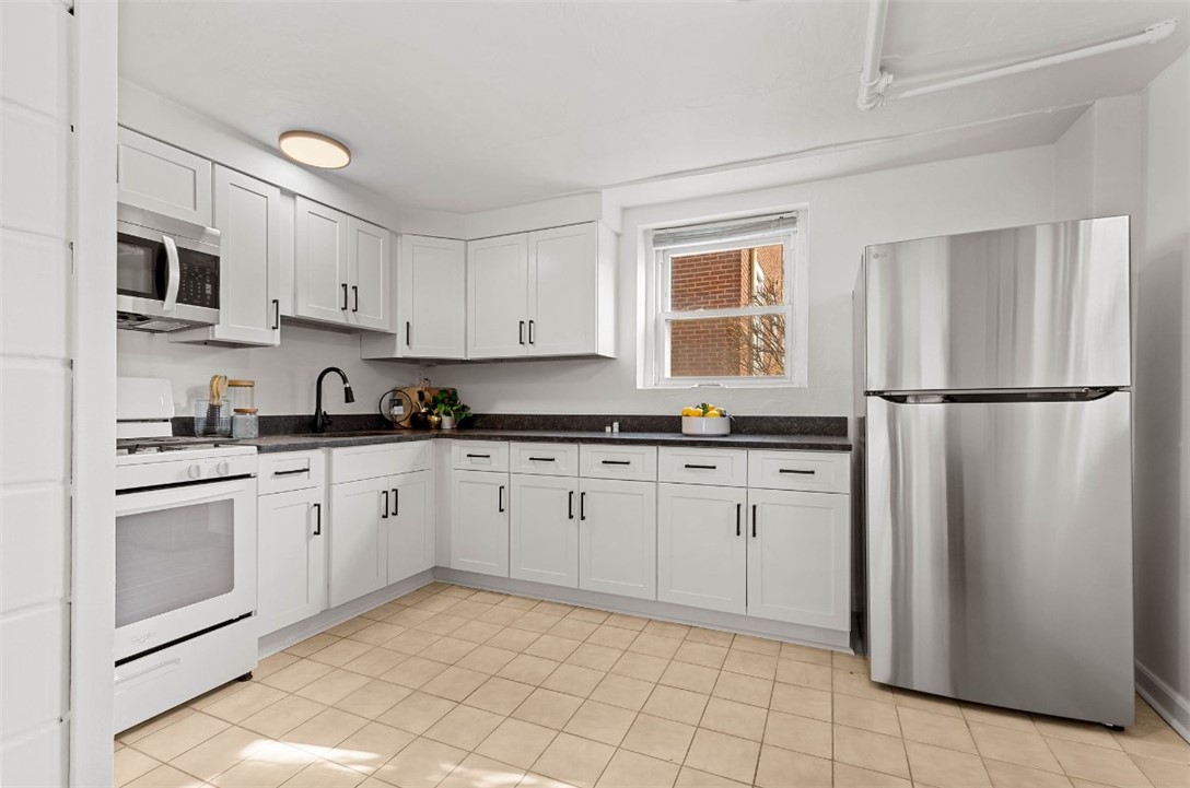 101 Lawncroft Avenue A7