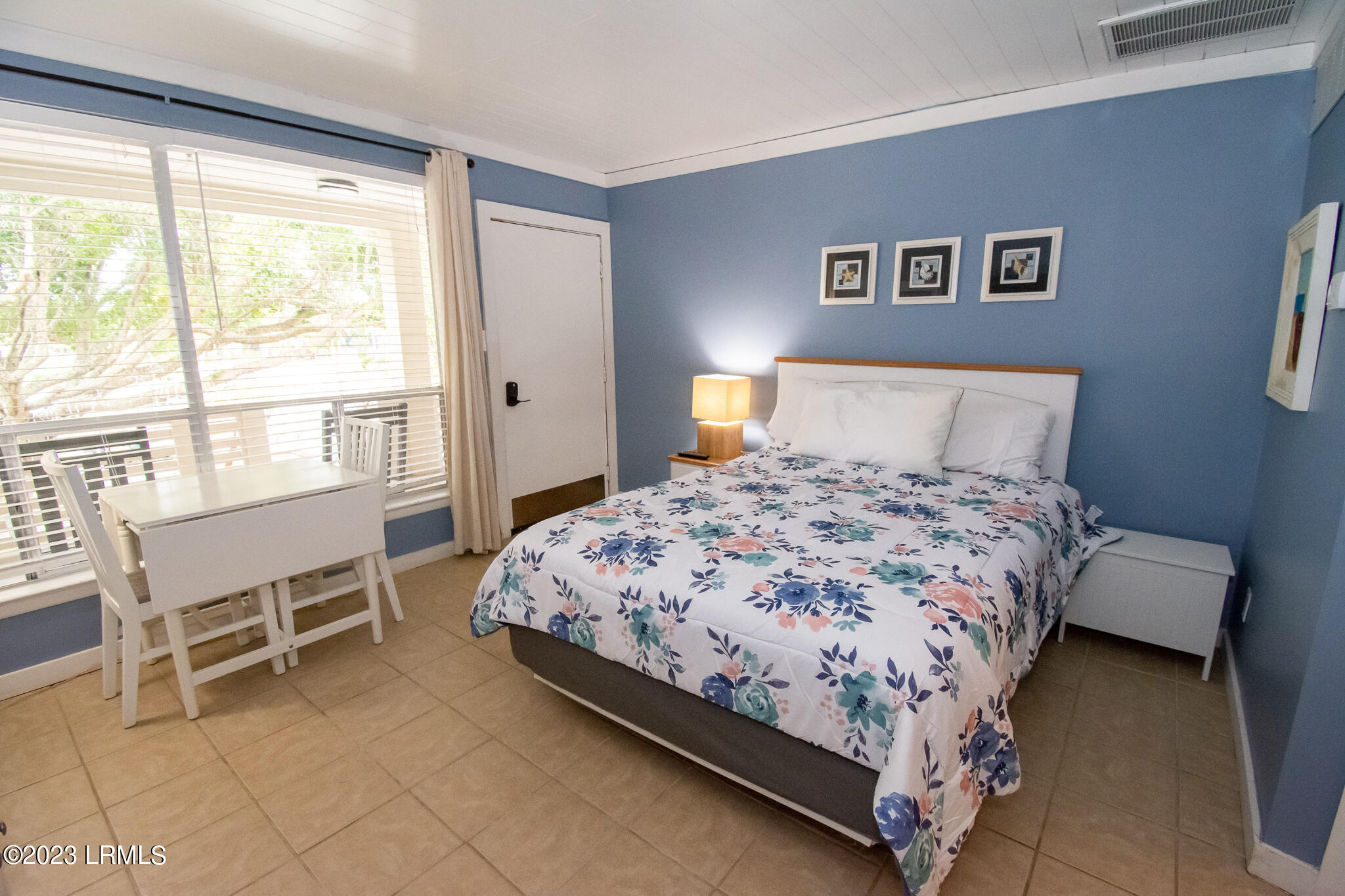 529 Sunsuites