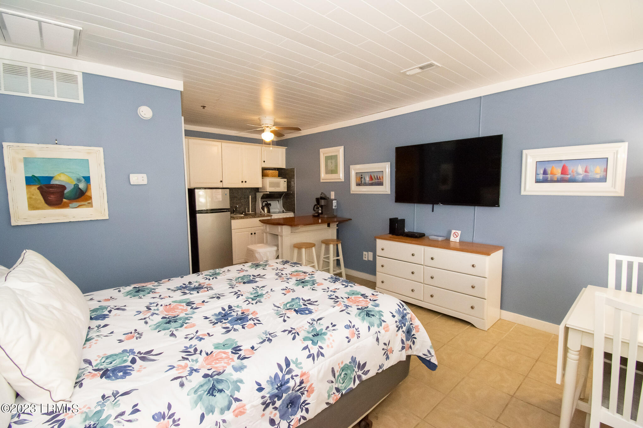 529 Sunsuites