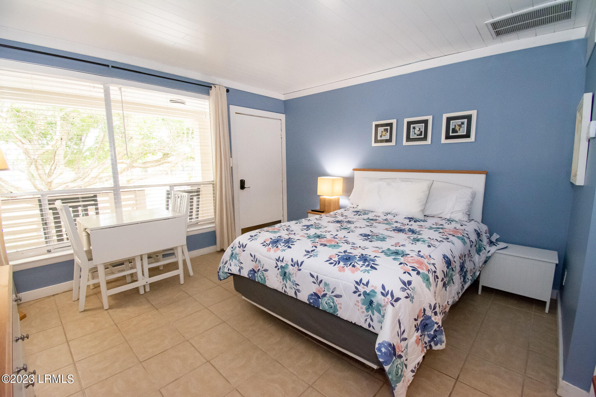 529 Sunsuites