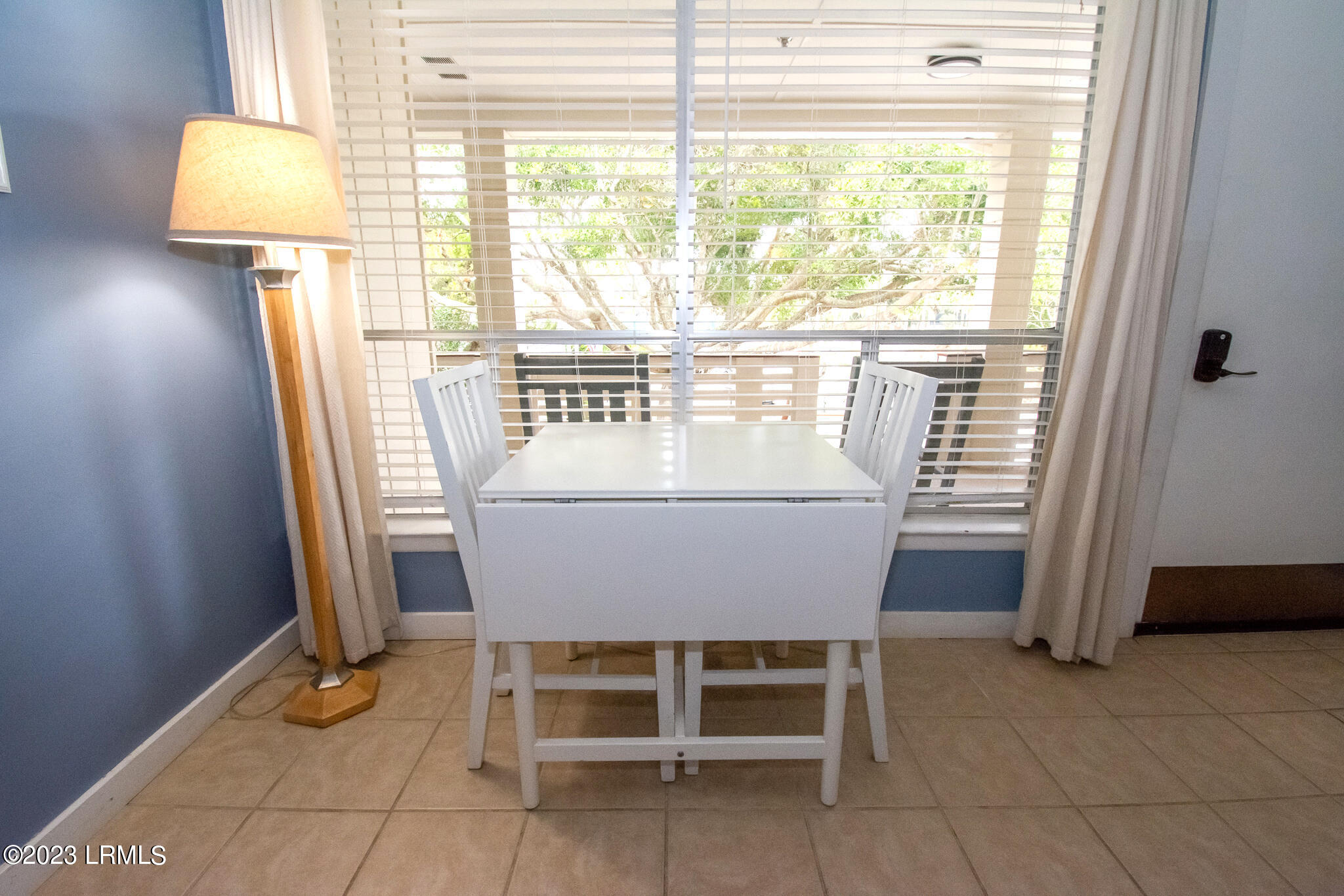 529 Sunsuites