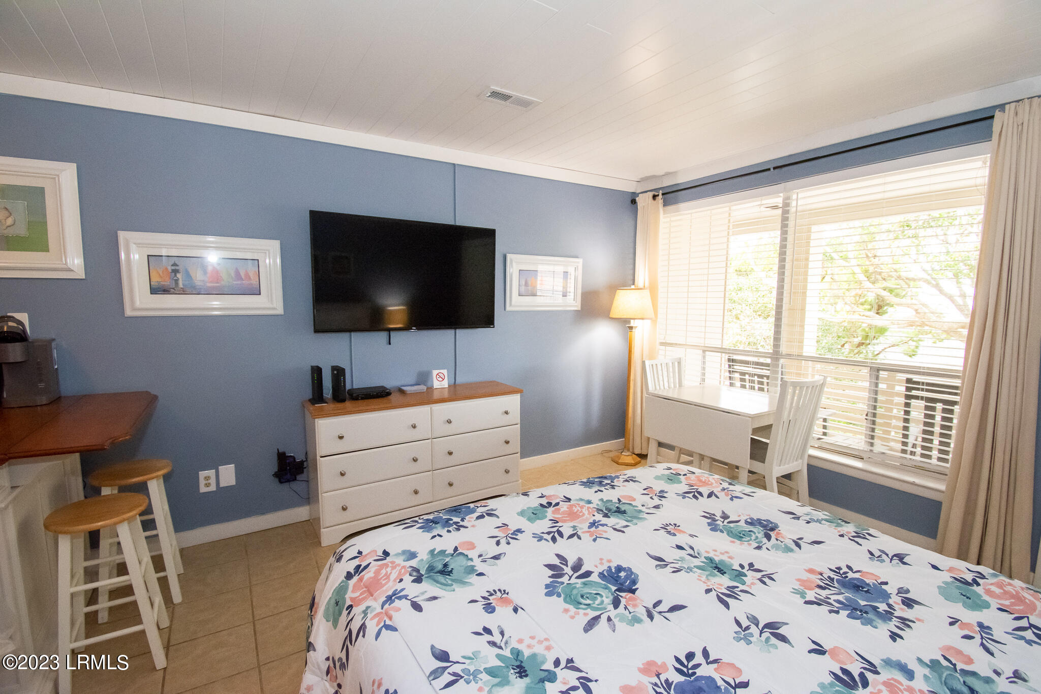 529 Sunsuites