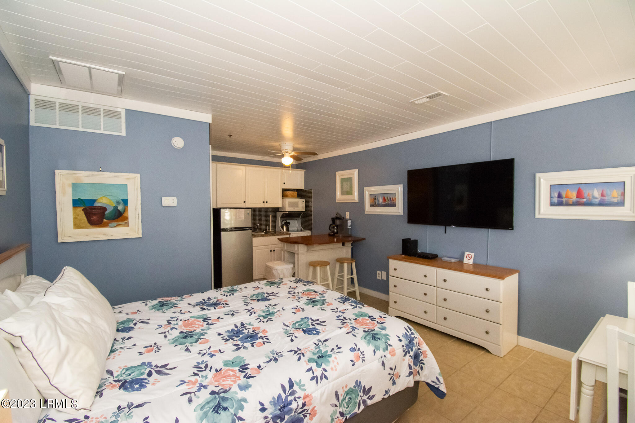 529 Sunsuites