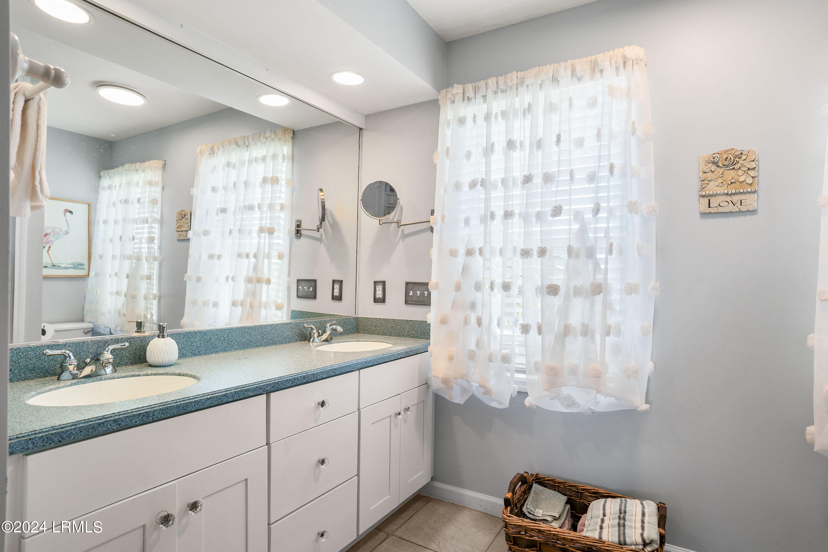 708 Ocean Cottage, 708
