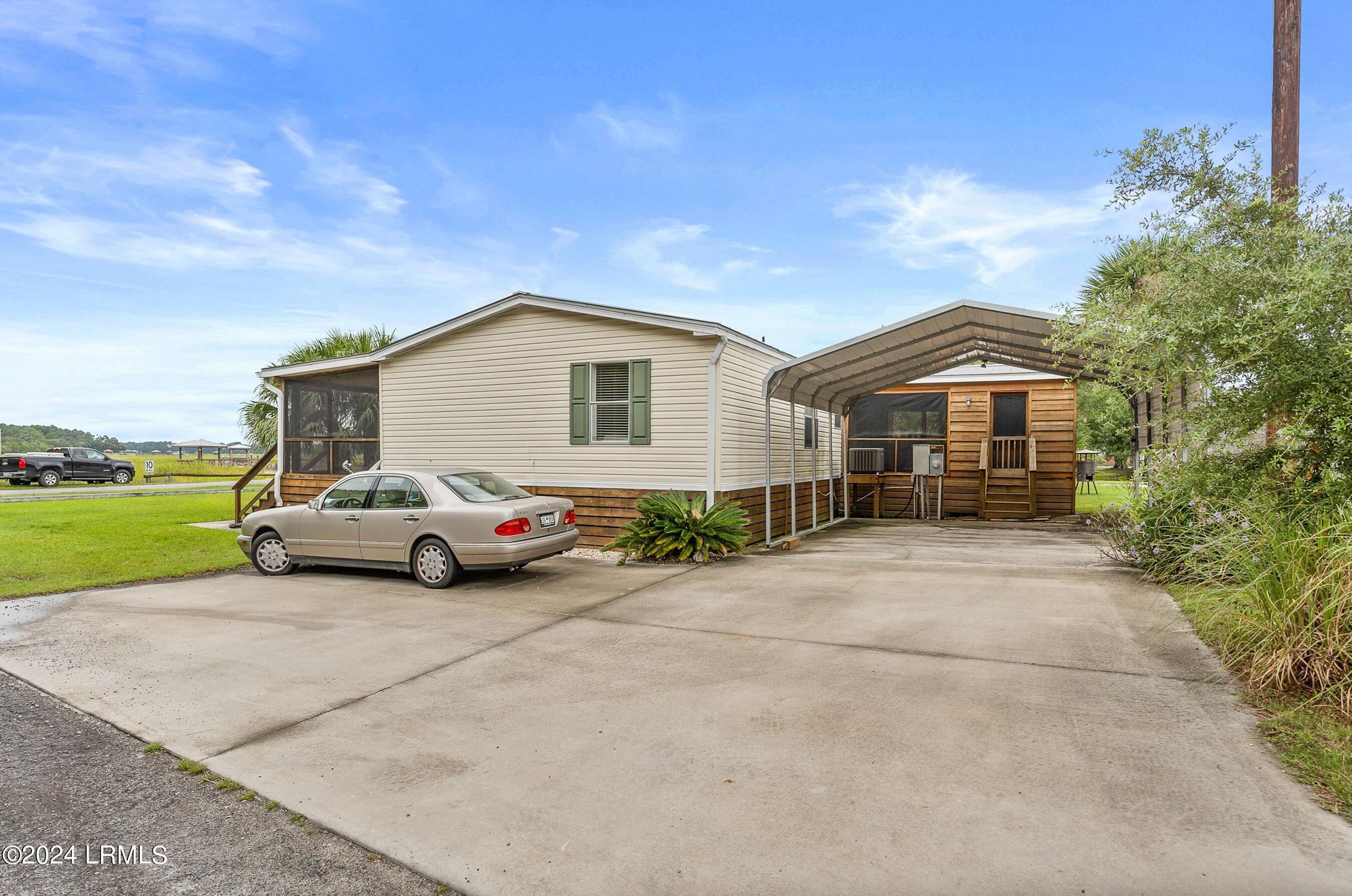 83 Tomahawk Trail, St. Helena Island