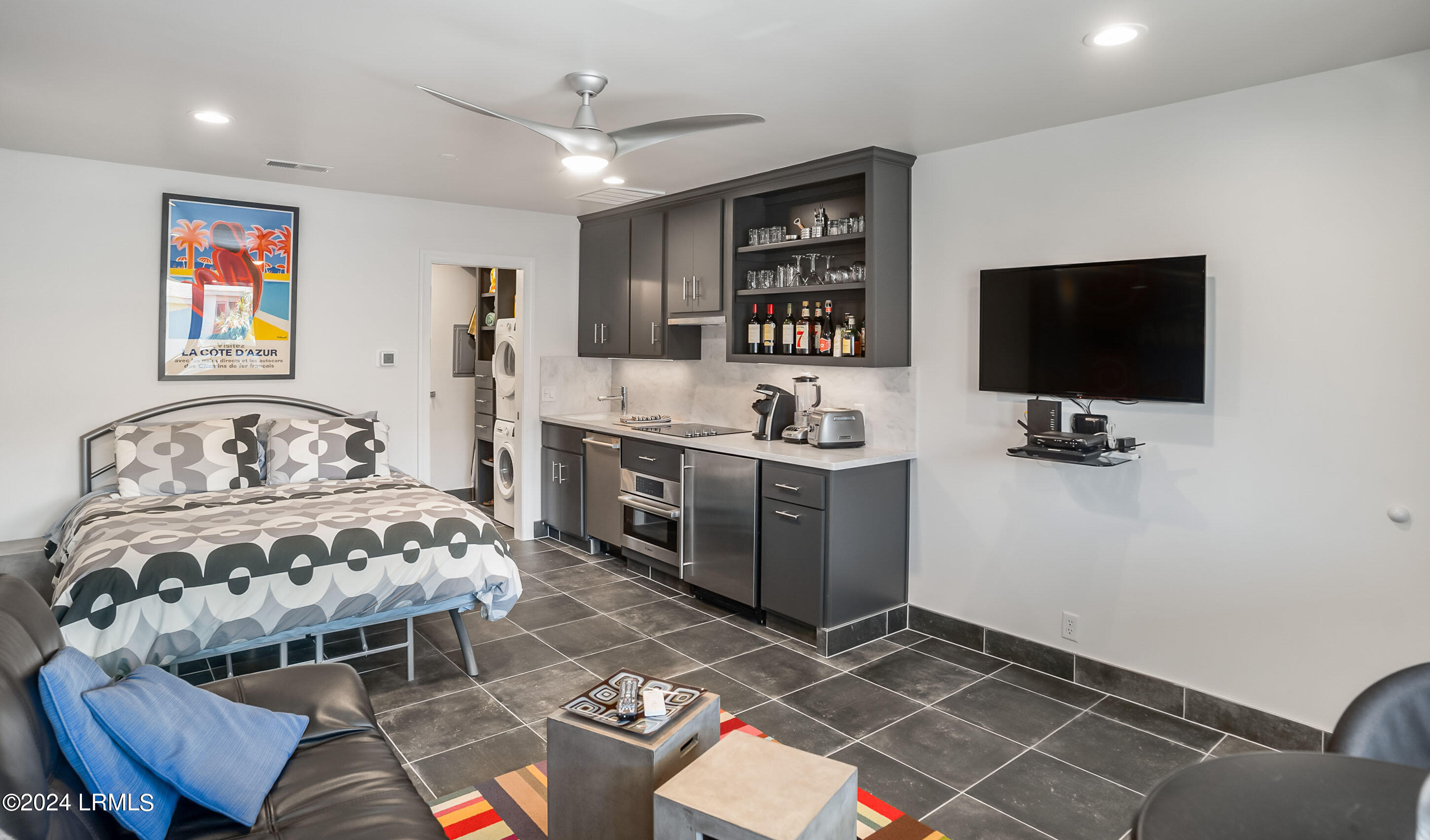 524 Sunsuite