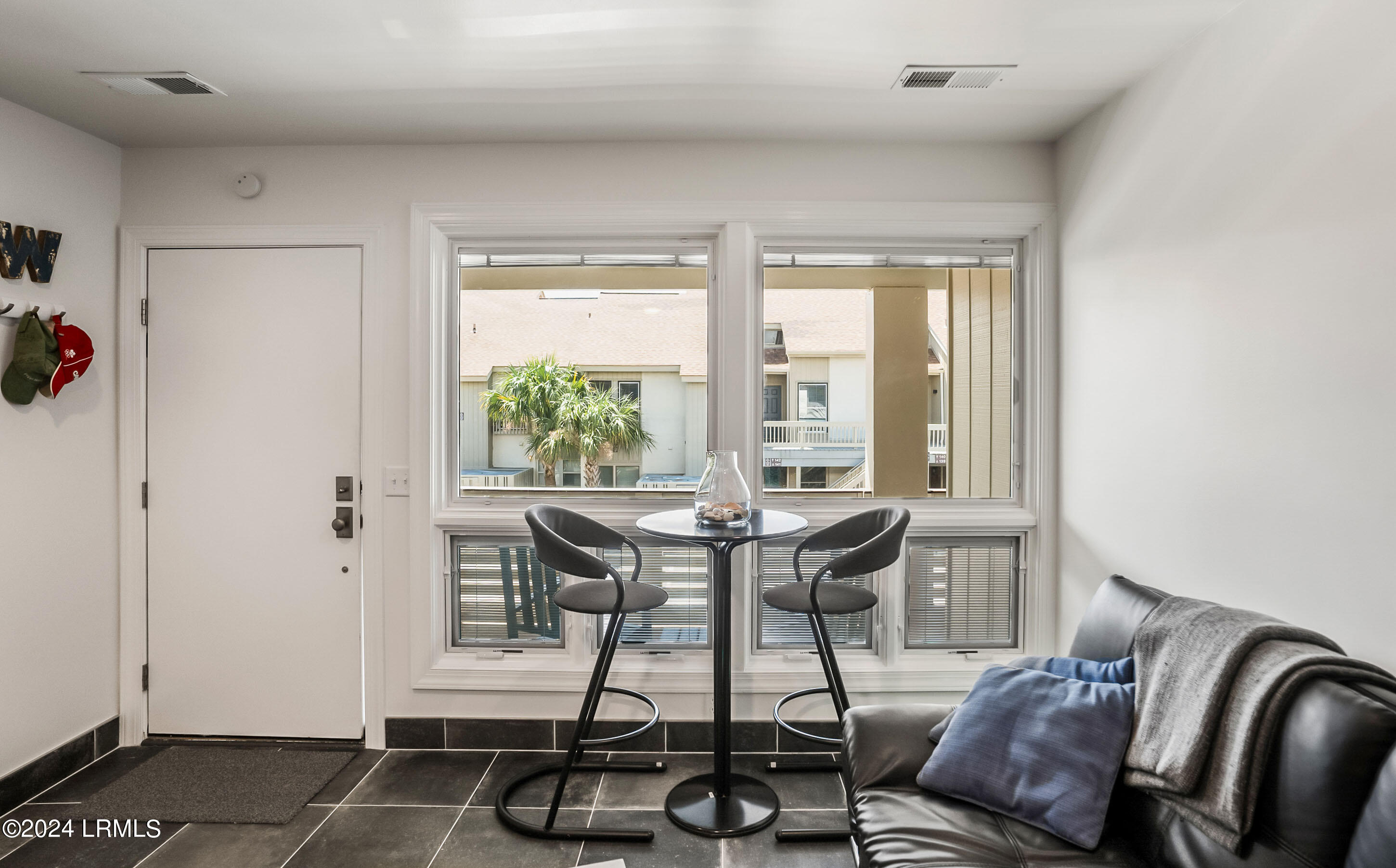 524 Sunsuite