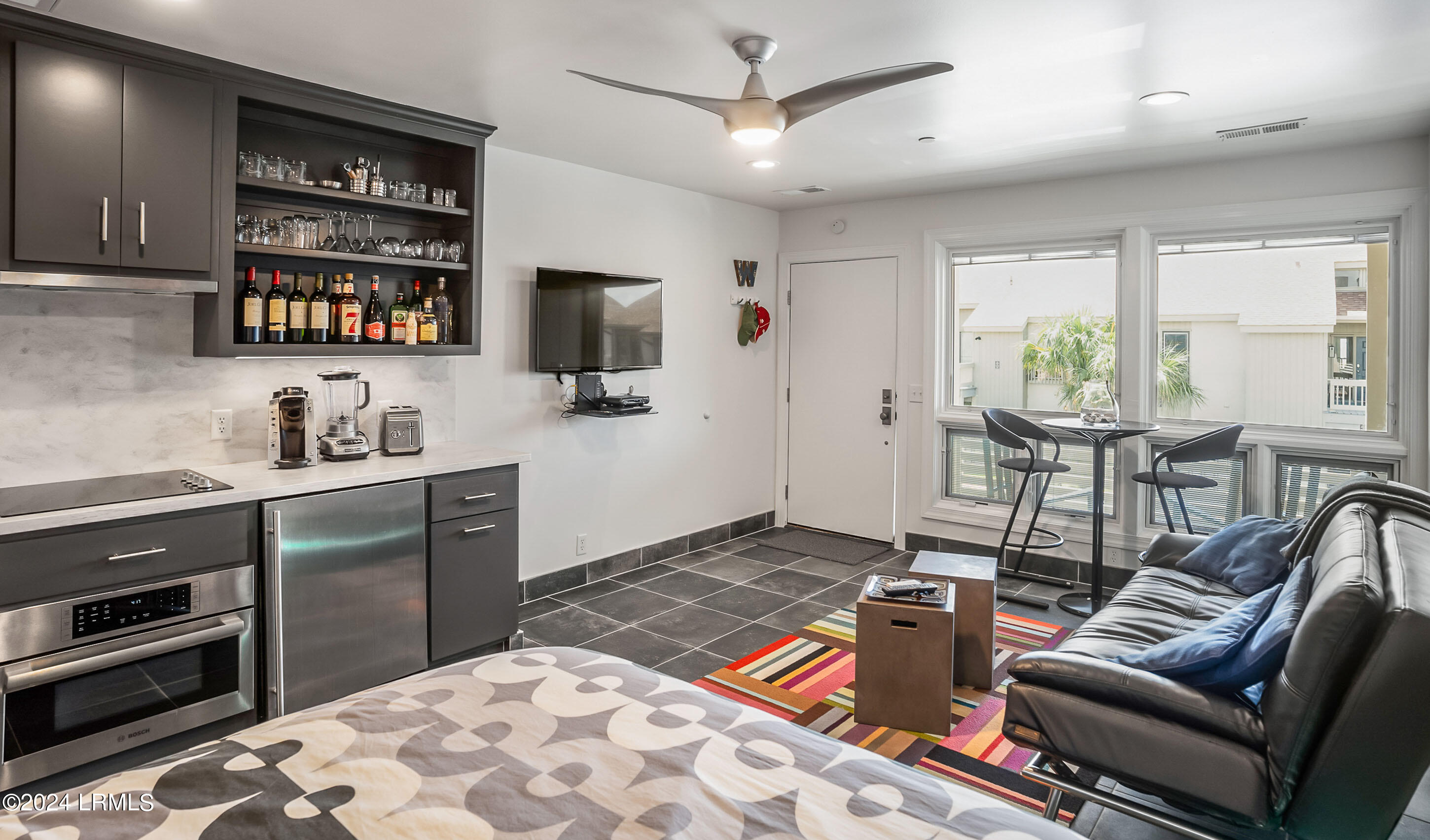 524 Sunsuite