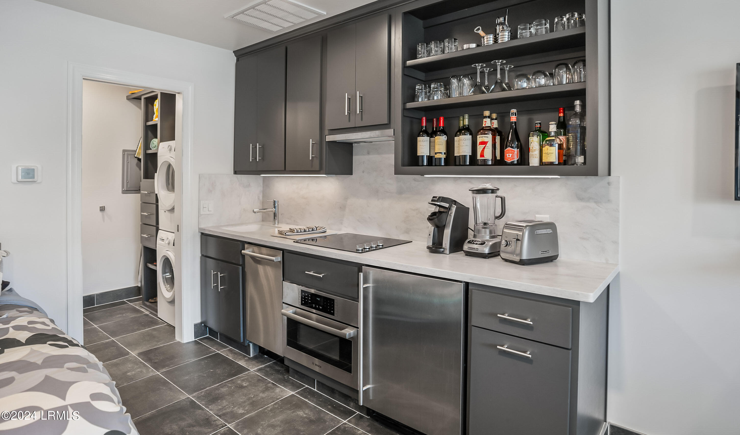 524 Sunsuite