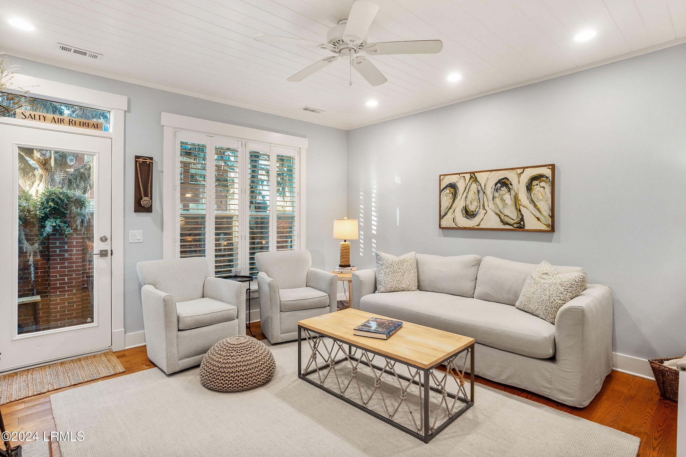 895 Ribaut Road, 7