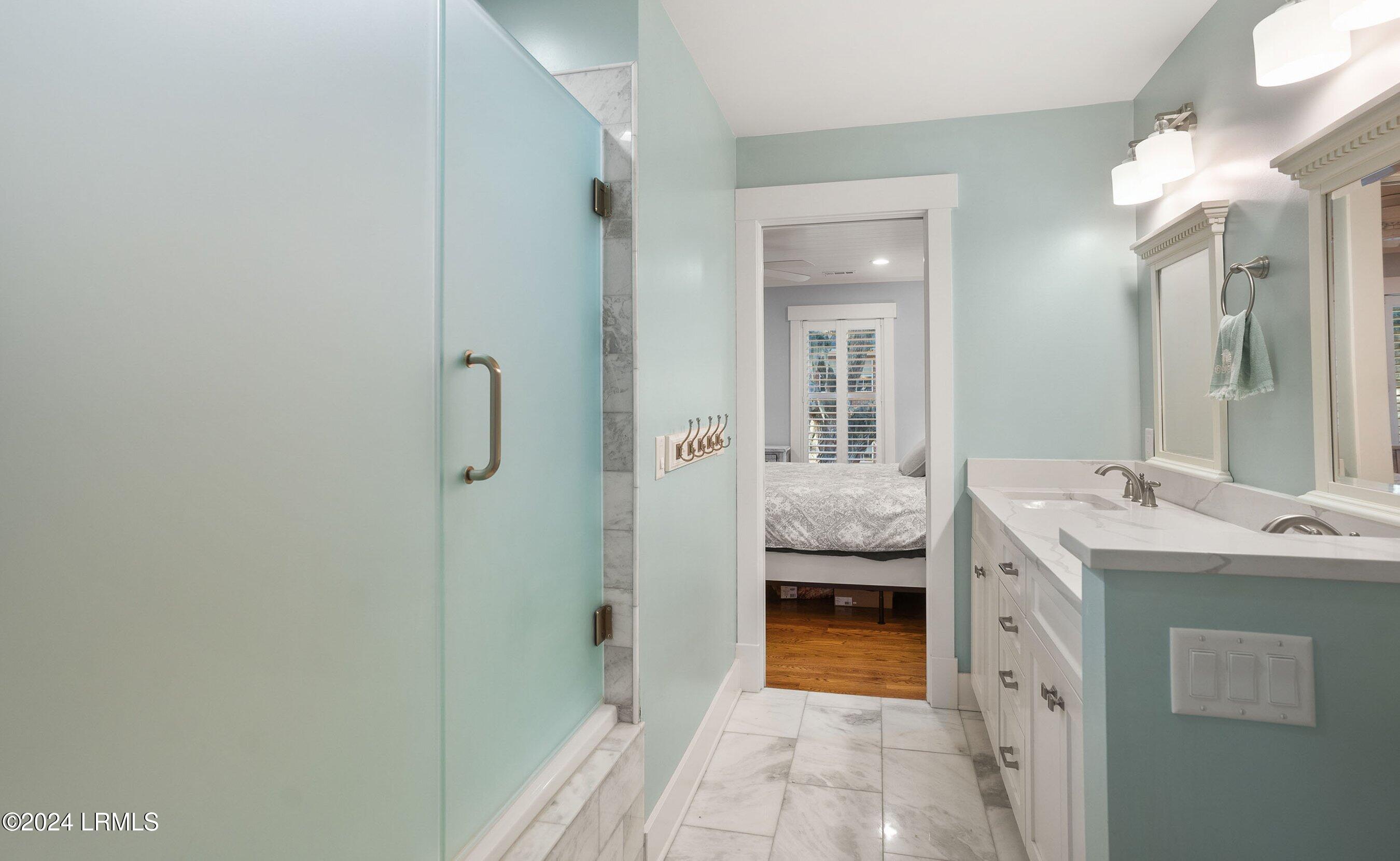895 Ribaut Road, 7