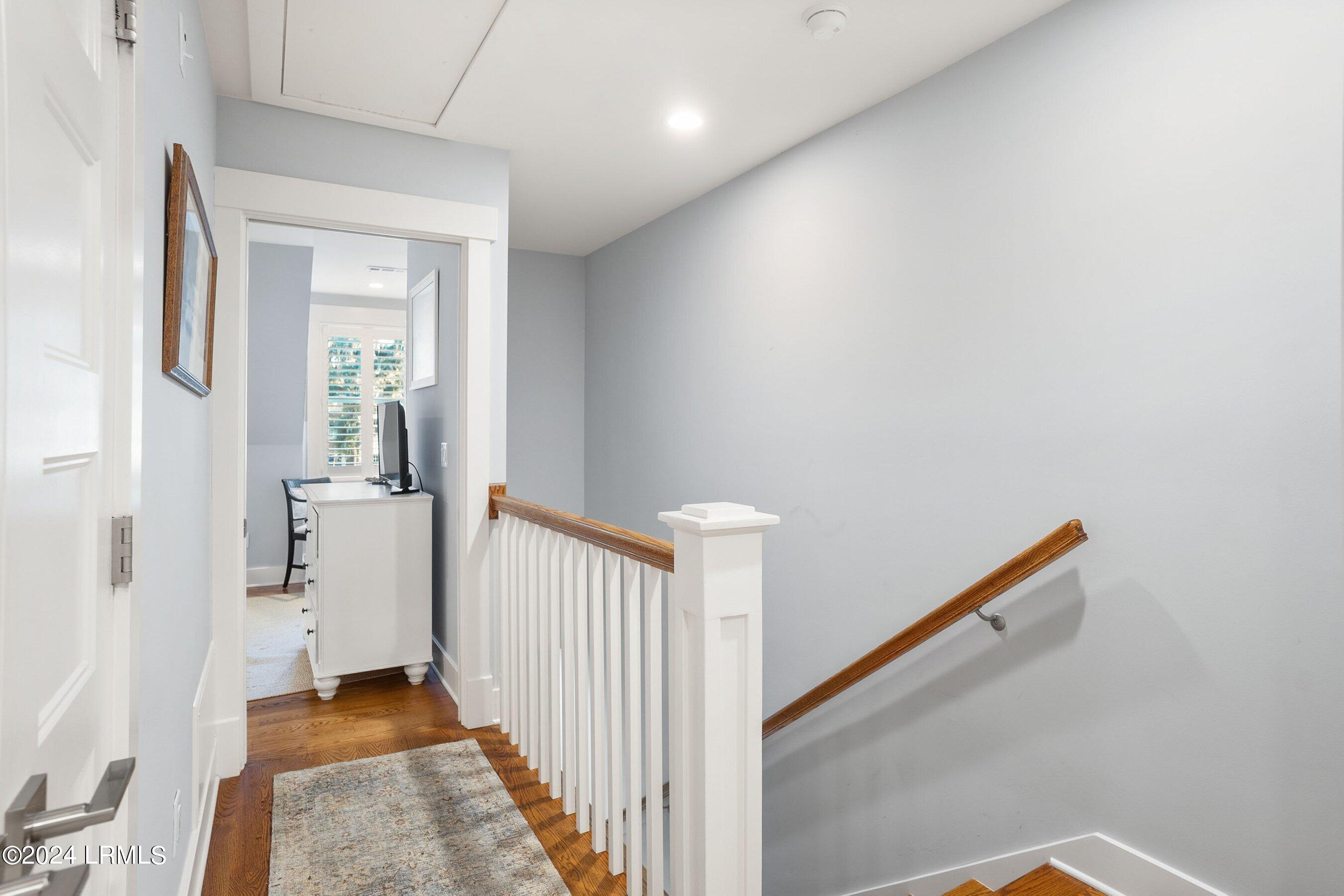895 Ribaut Road, 7