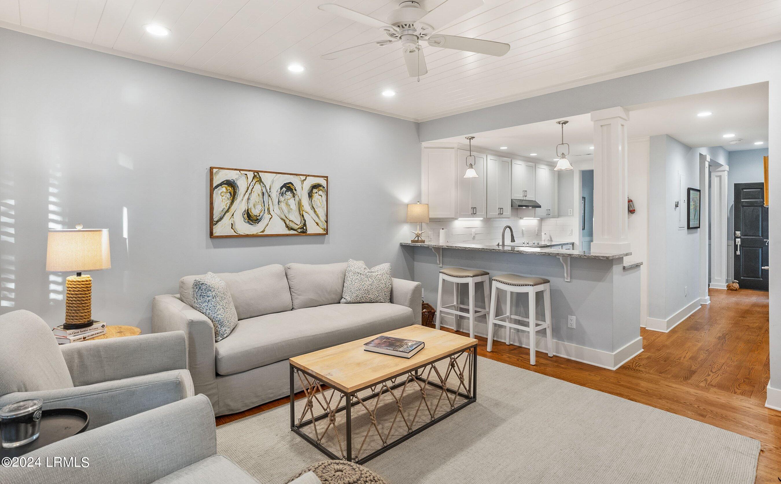 895 Ribaut Road, 7