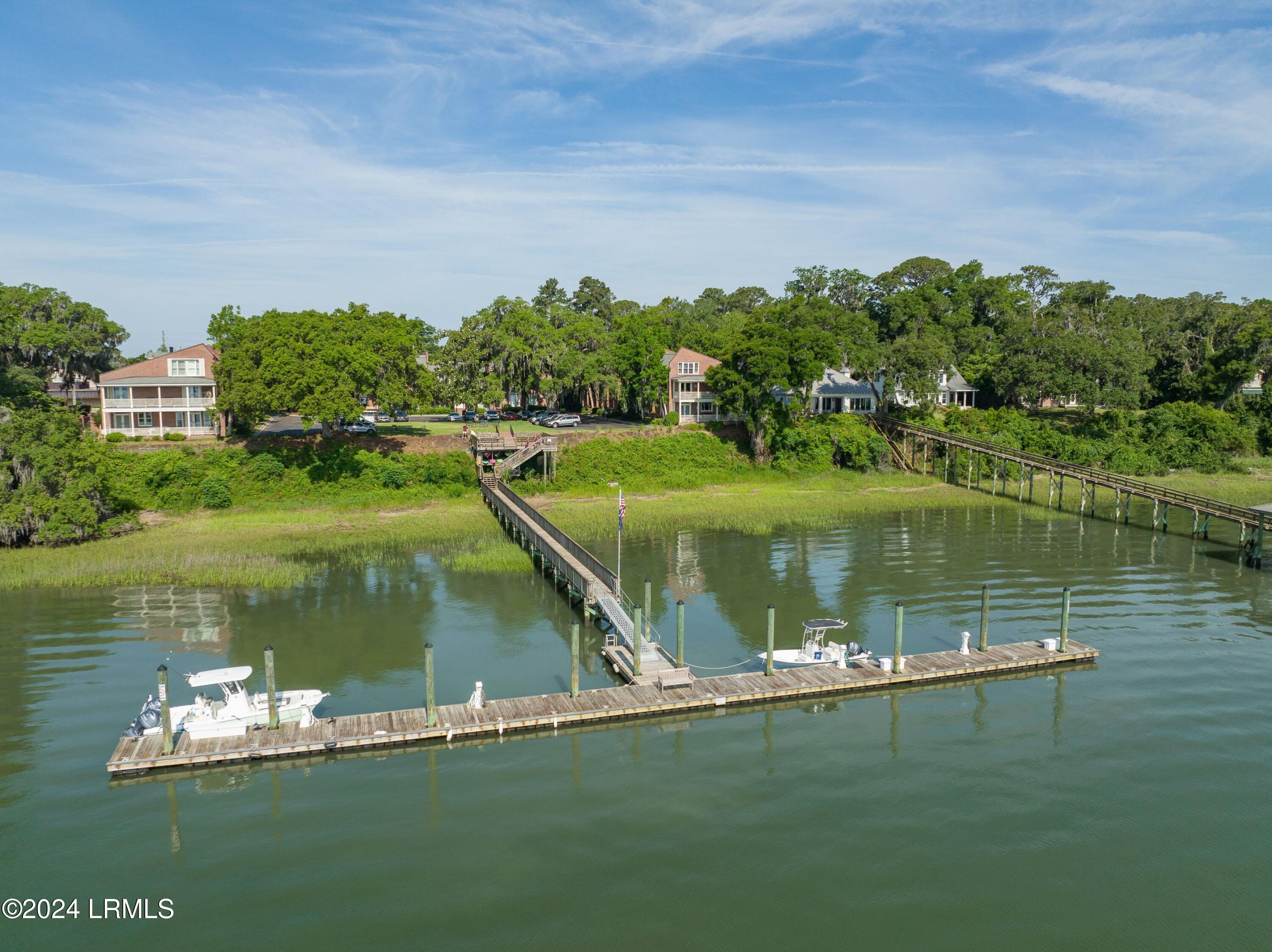 895 Ribaut Road, 7