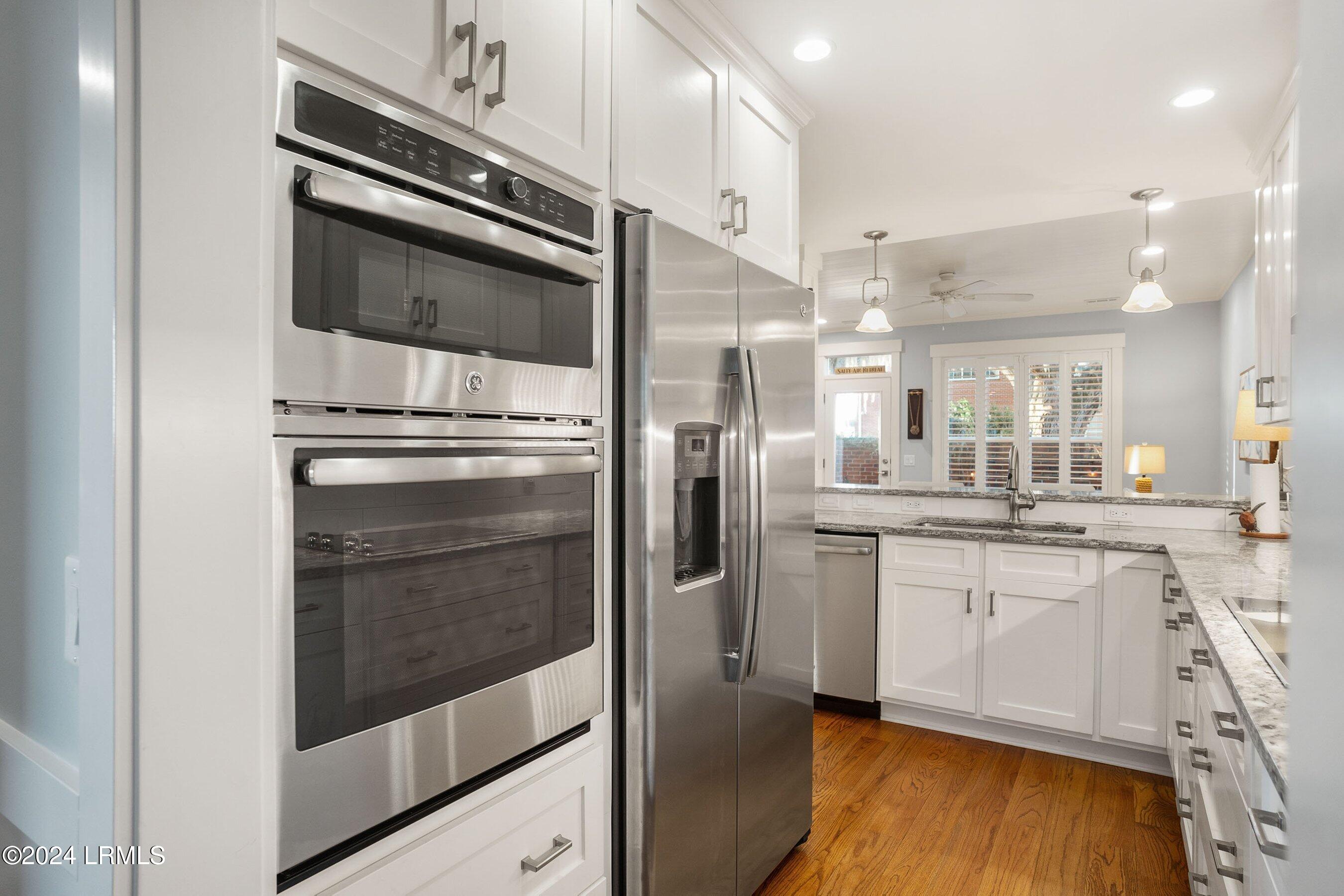 895 Ribaut Road, 7