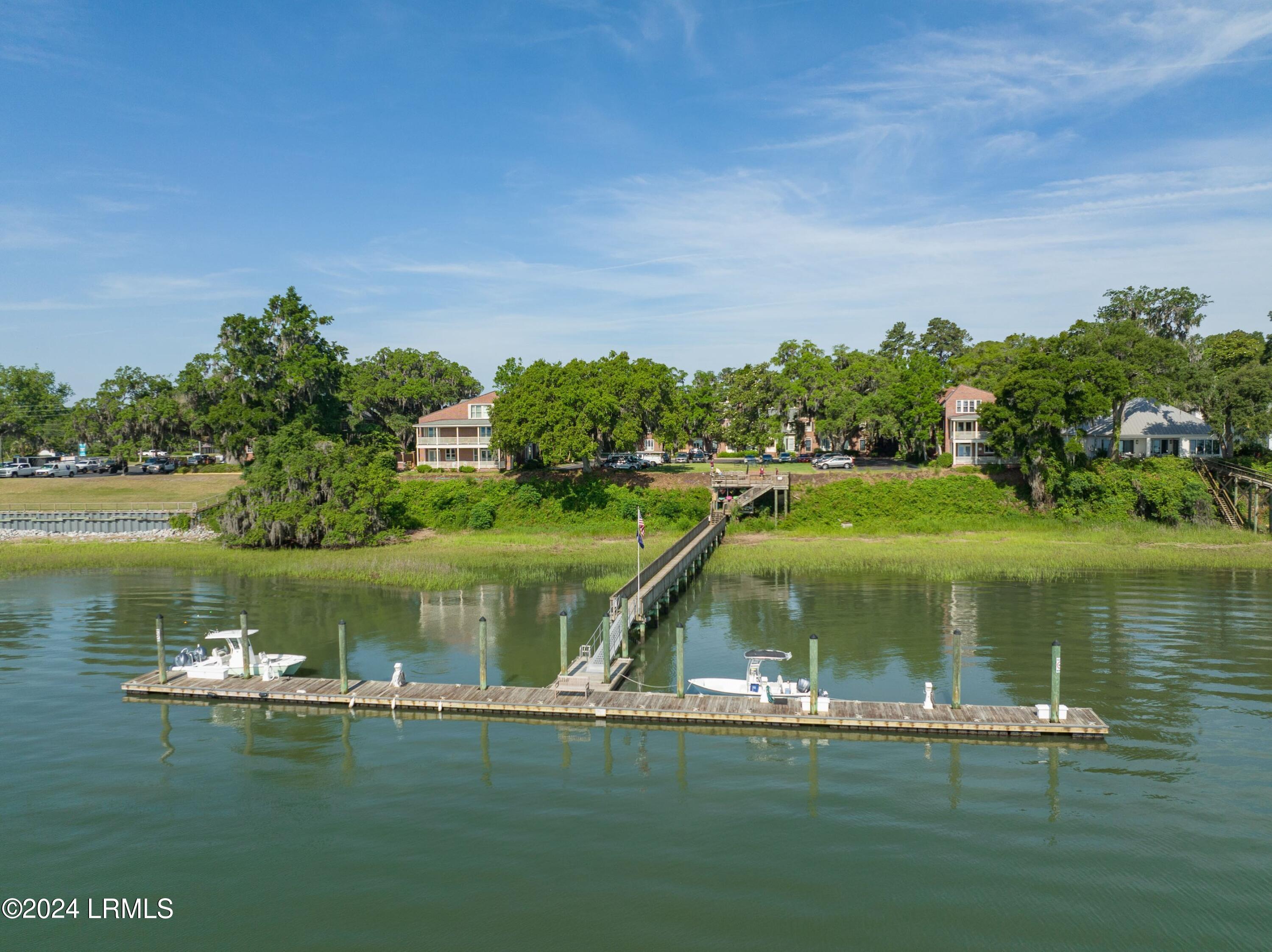 895 Ribaut Road, 7