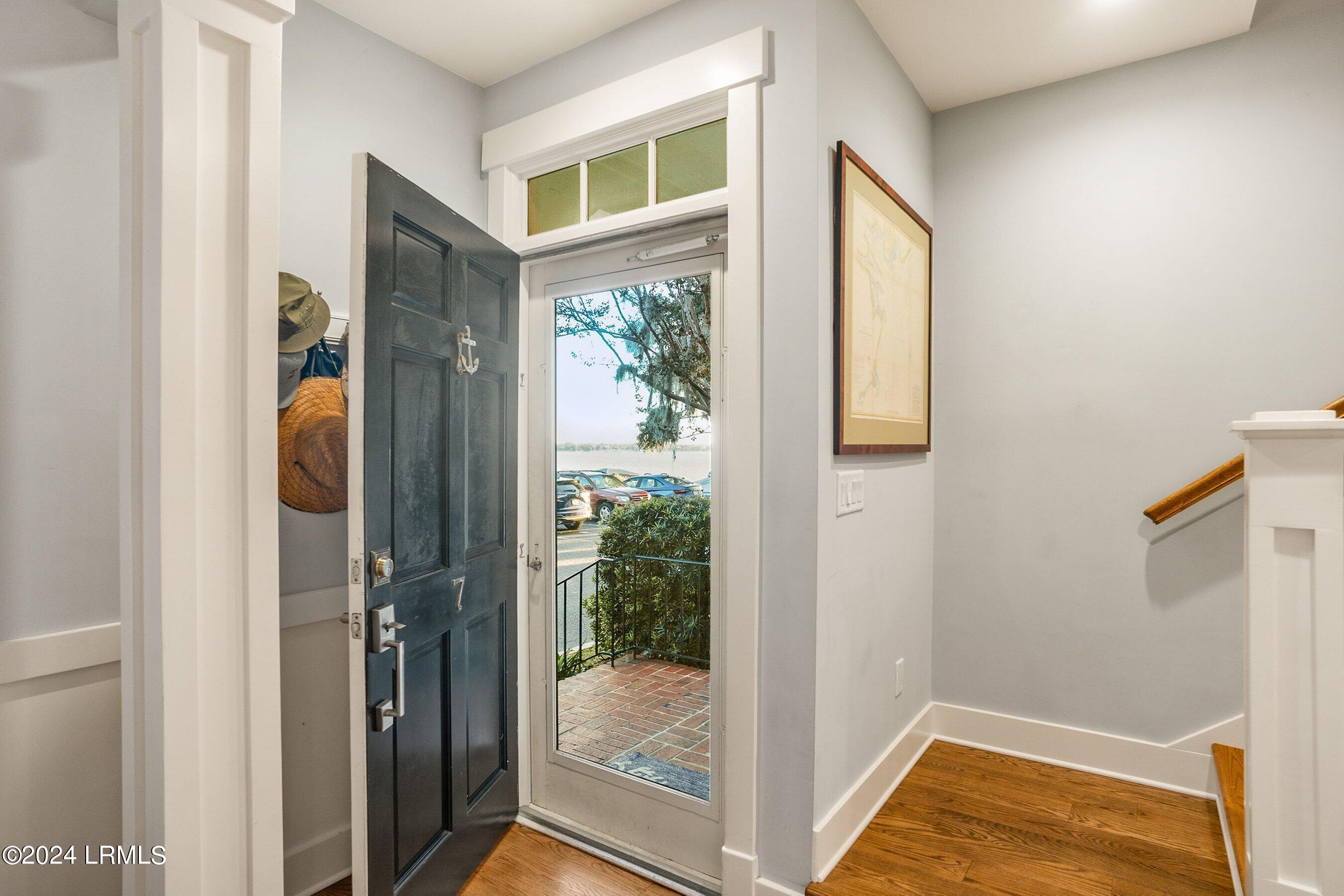 895 Ribaut Road, 7