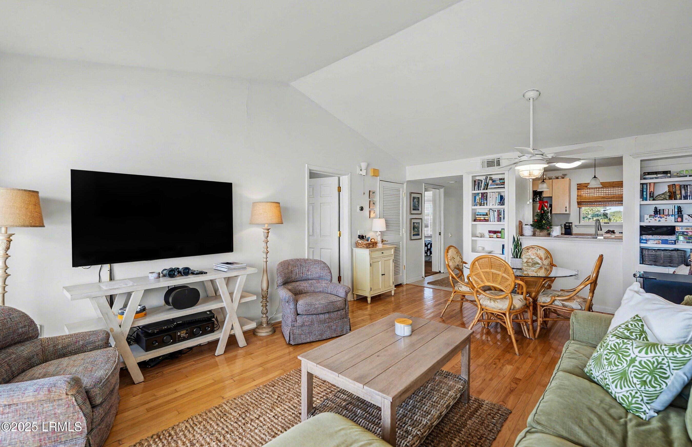 731 N Hampton Court 731