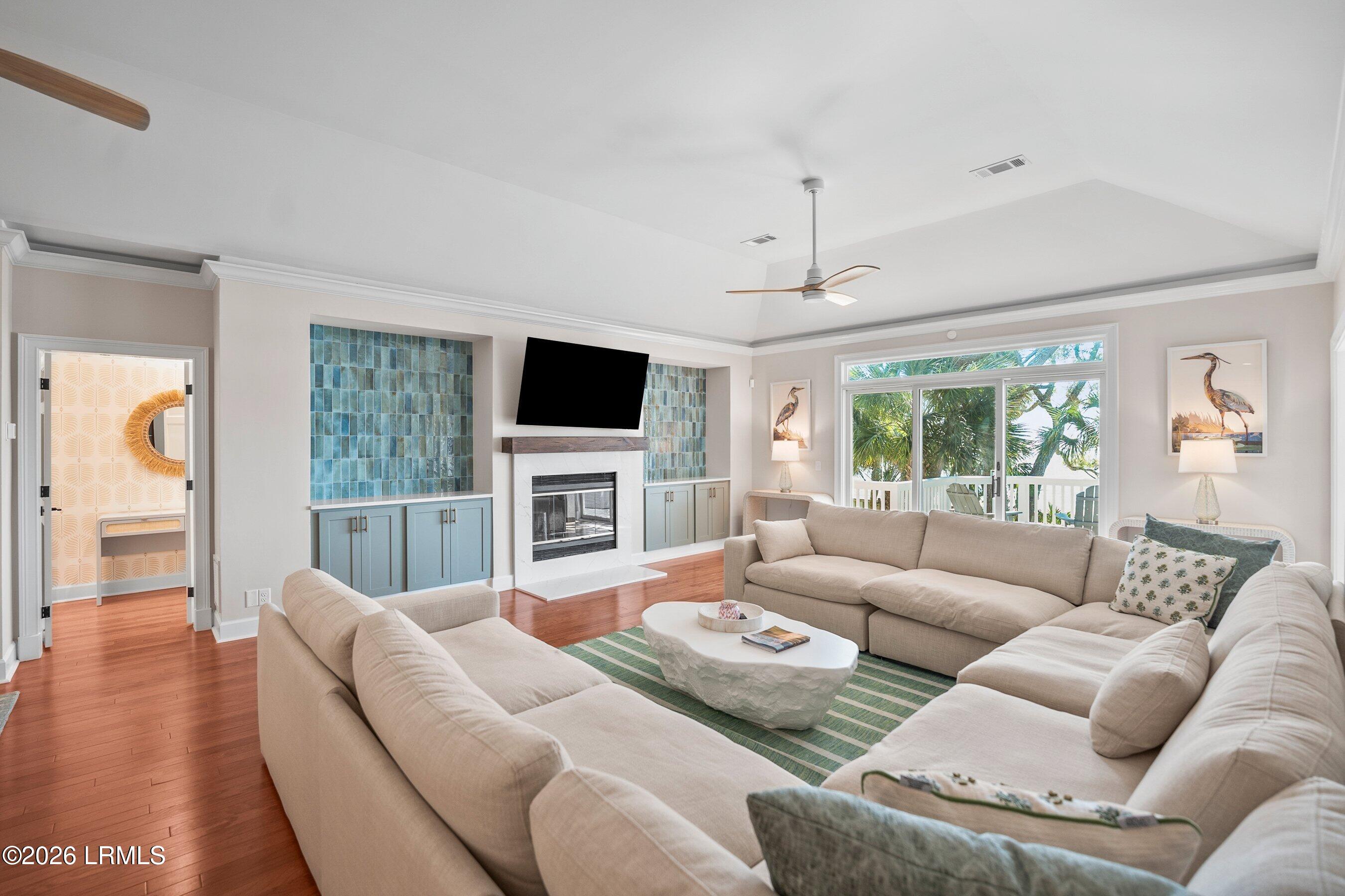 10 River Club Drive