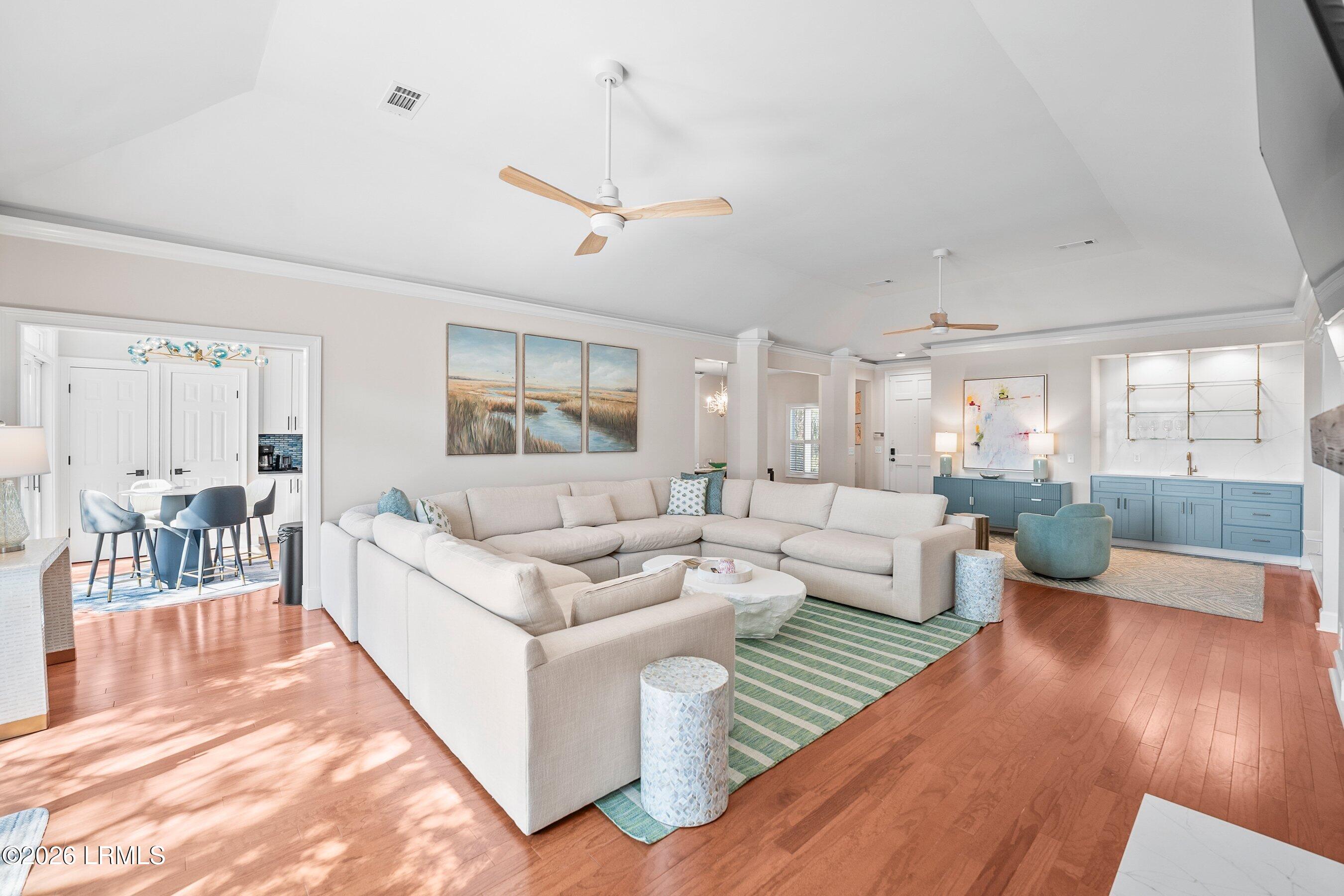 10 River Club Drive