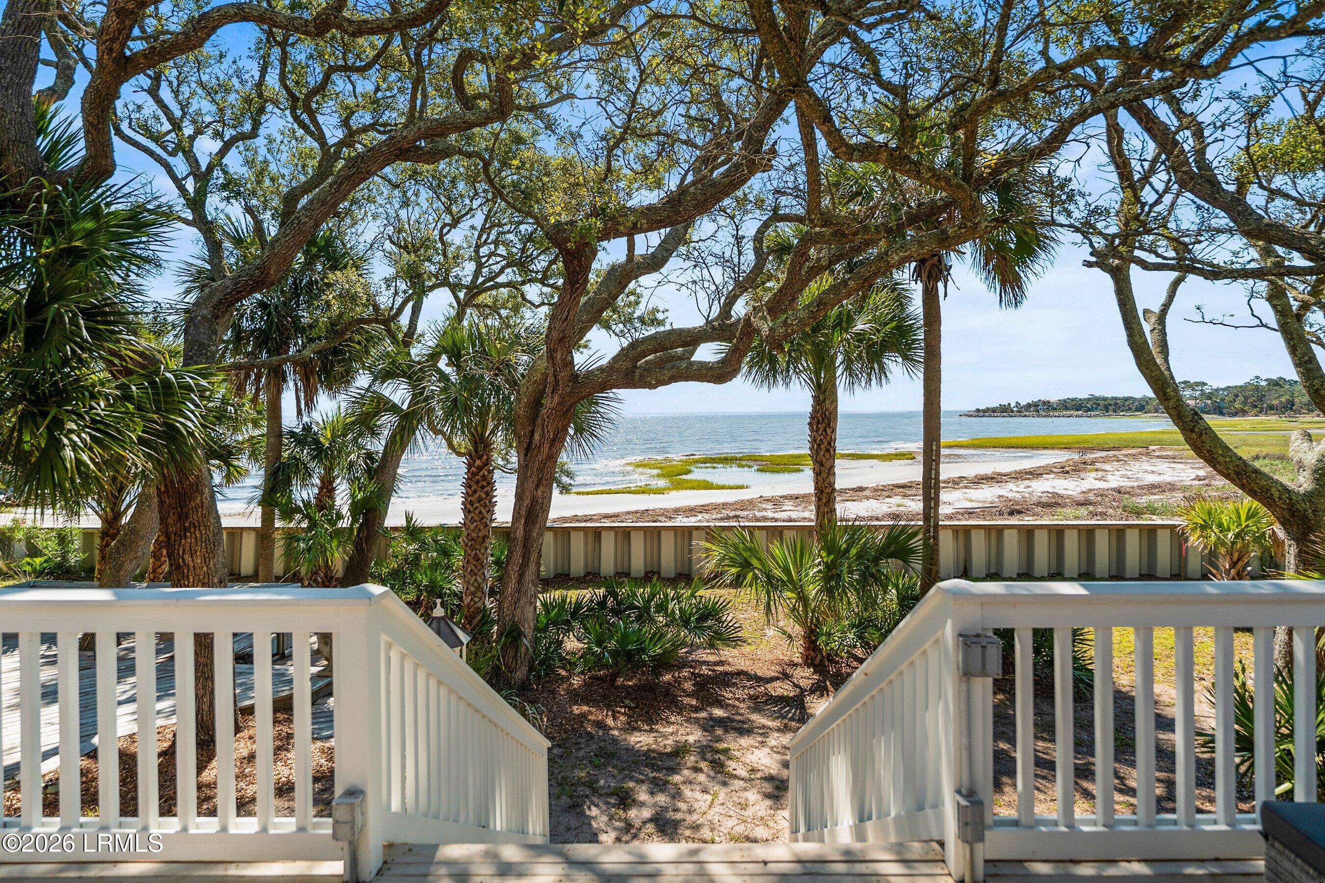 10 River Club Drive
