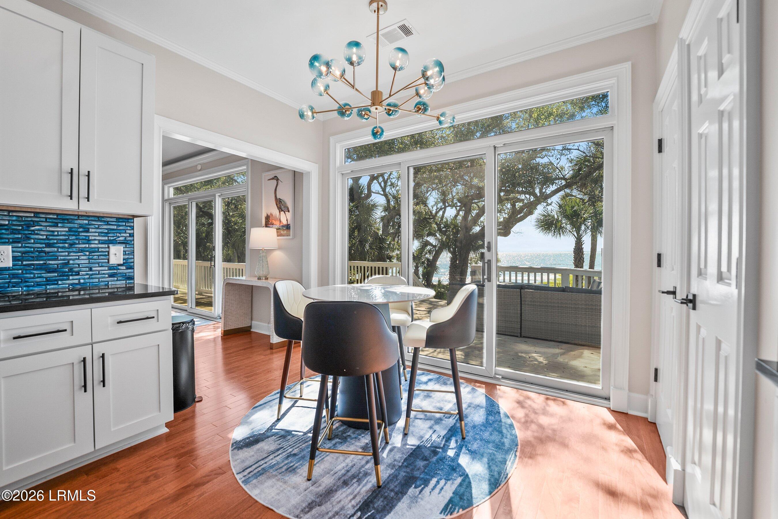 10 River Club Drive