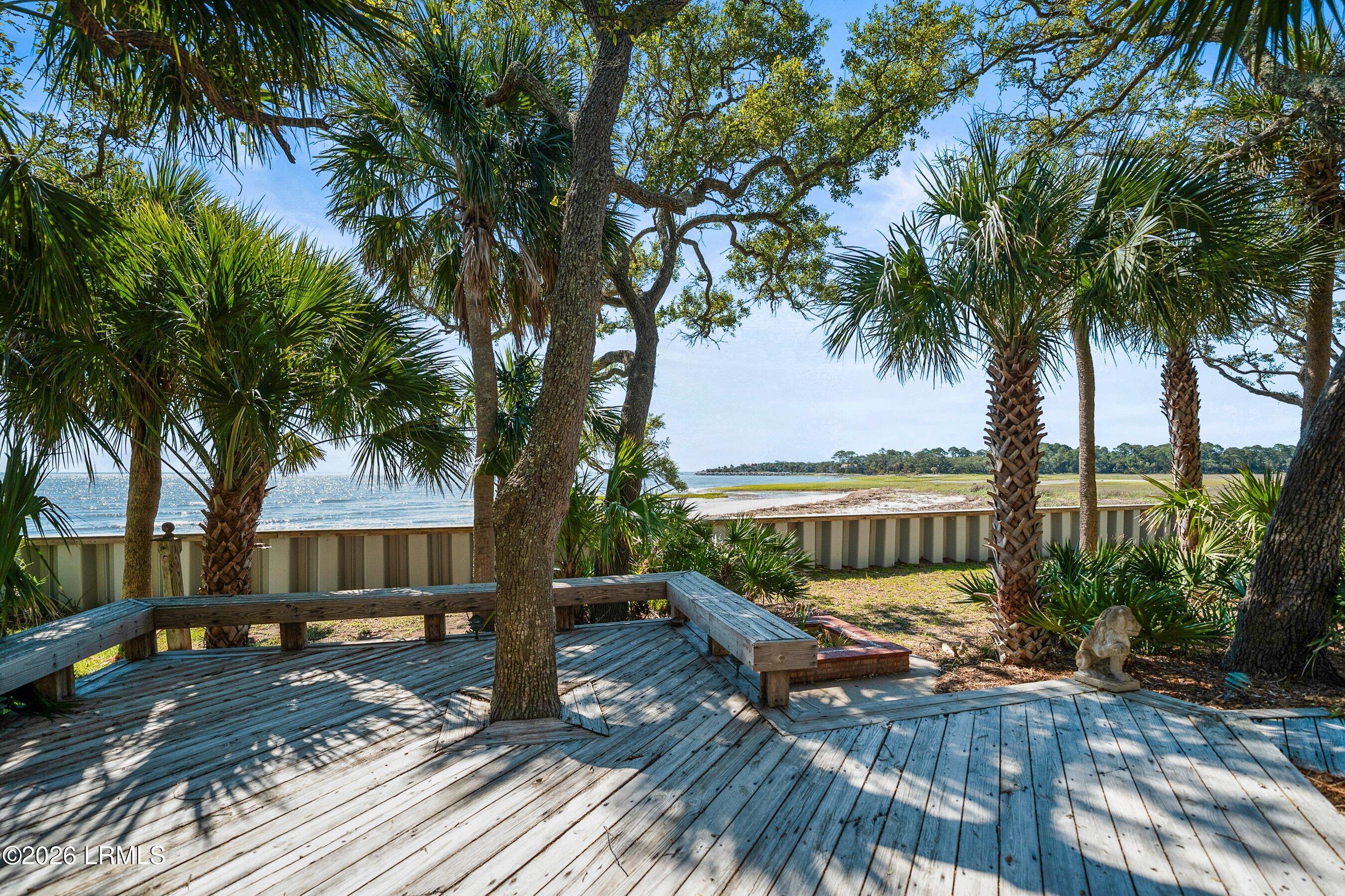 10 River Club Drive