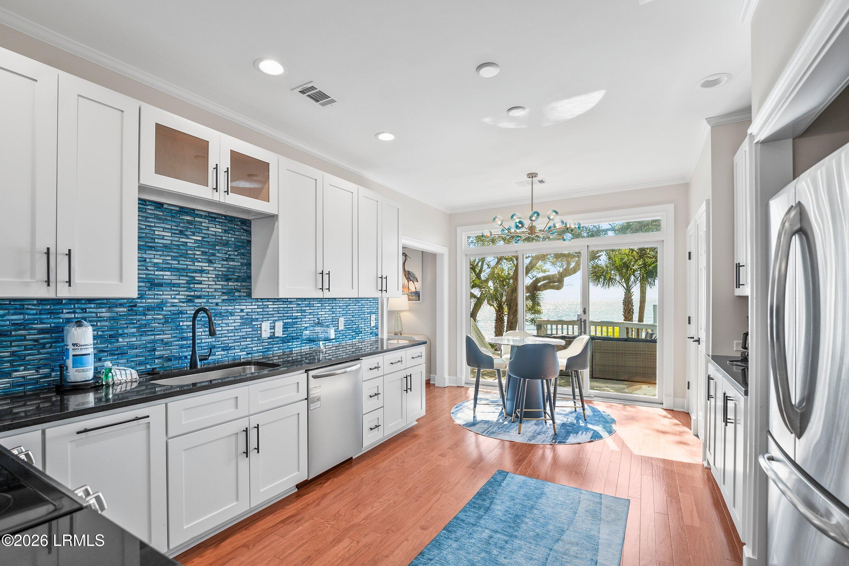 10 River Club Drive
