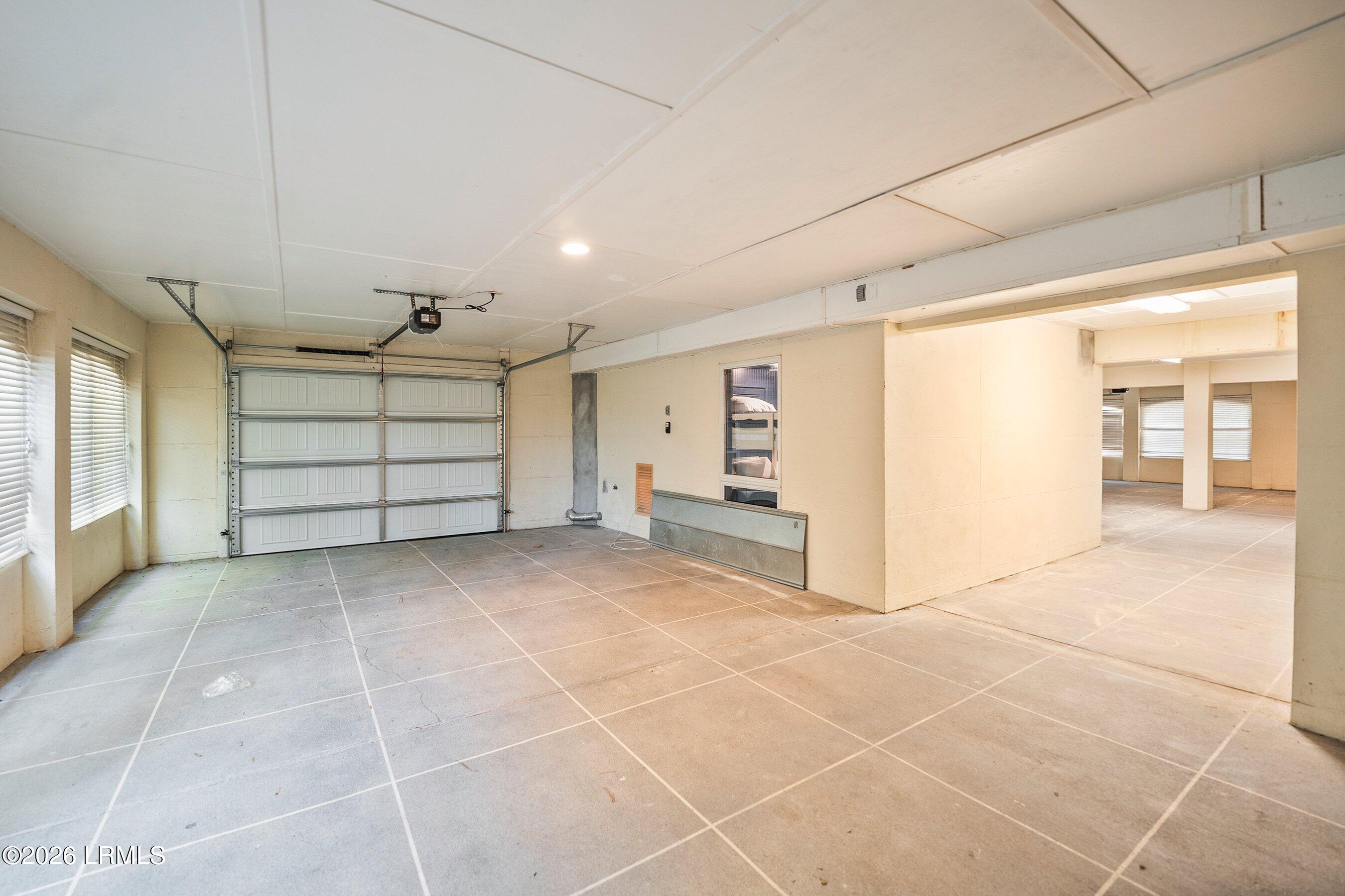 10 River Club Drive