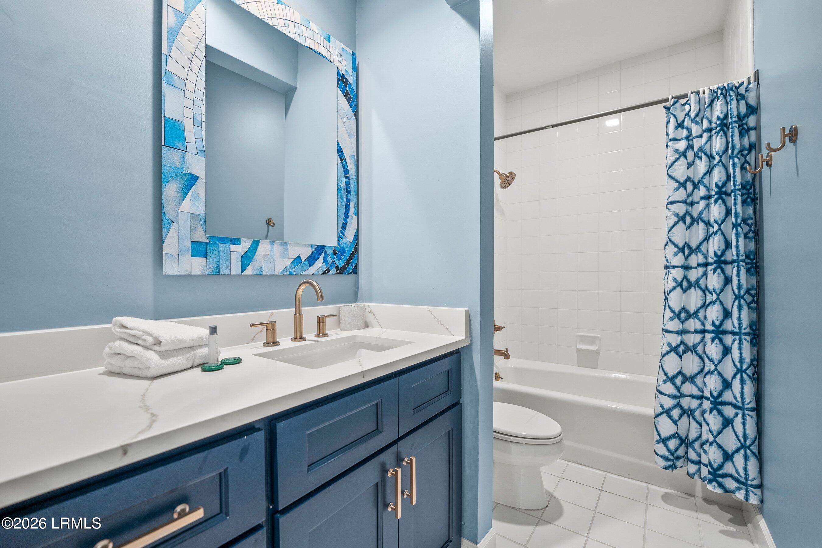 10 River Club Drive