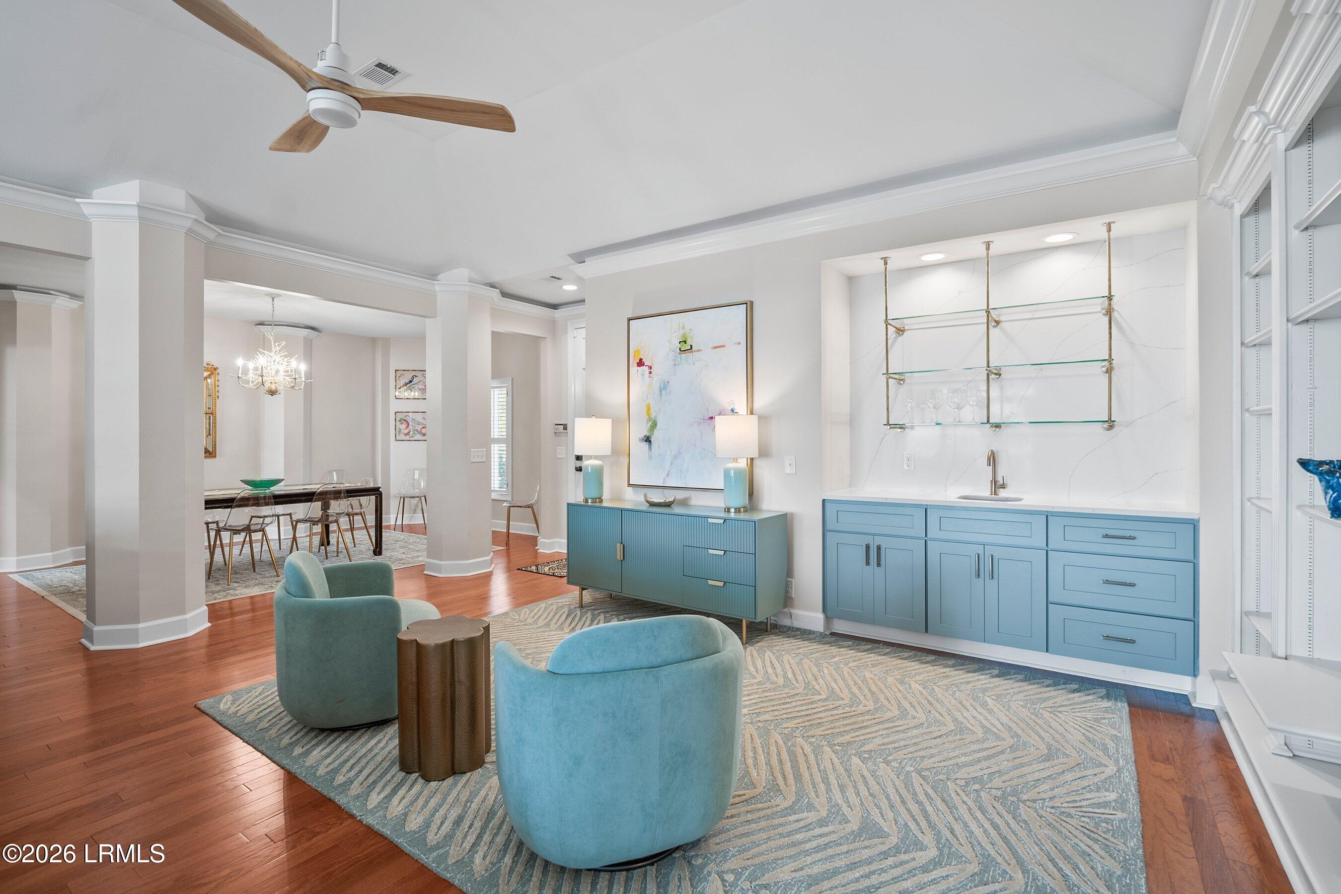 10 River Club Drive